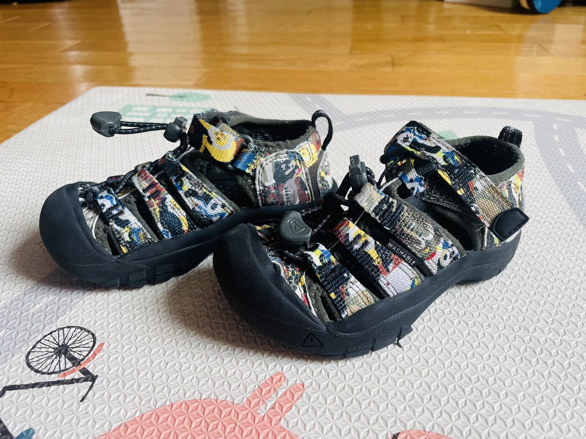 keen Toddler Sandals Size 9