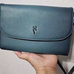 NWOT❗️CrossbodySimply  Vera Wang Signature Envelope Crossbody Purse
