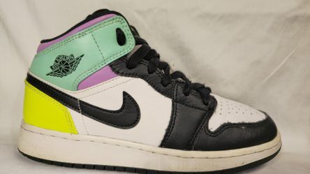 Size 5 Air Jordans girls