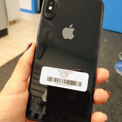 Factory unlocked iPhone x 64 gb, excellent conditions store warranty 