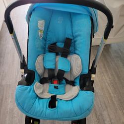 Doona Stroller And  Car Seat  2 In One