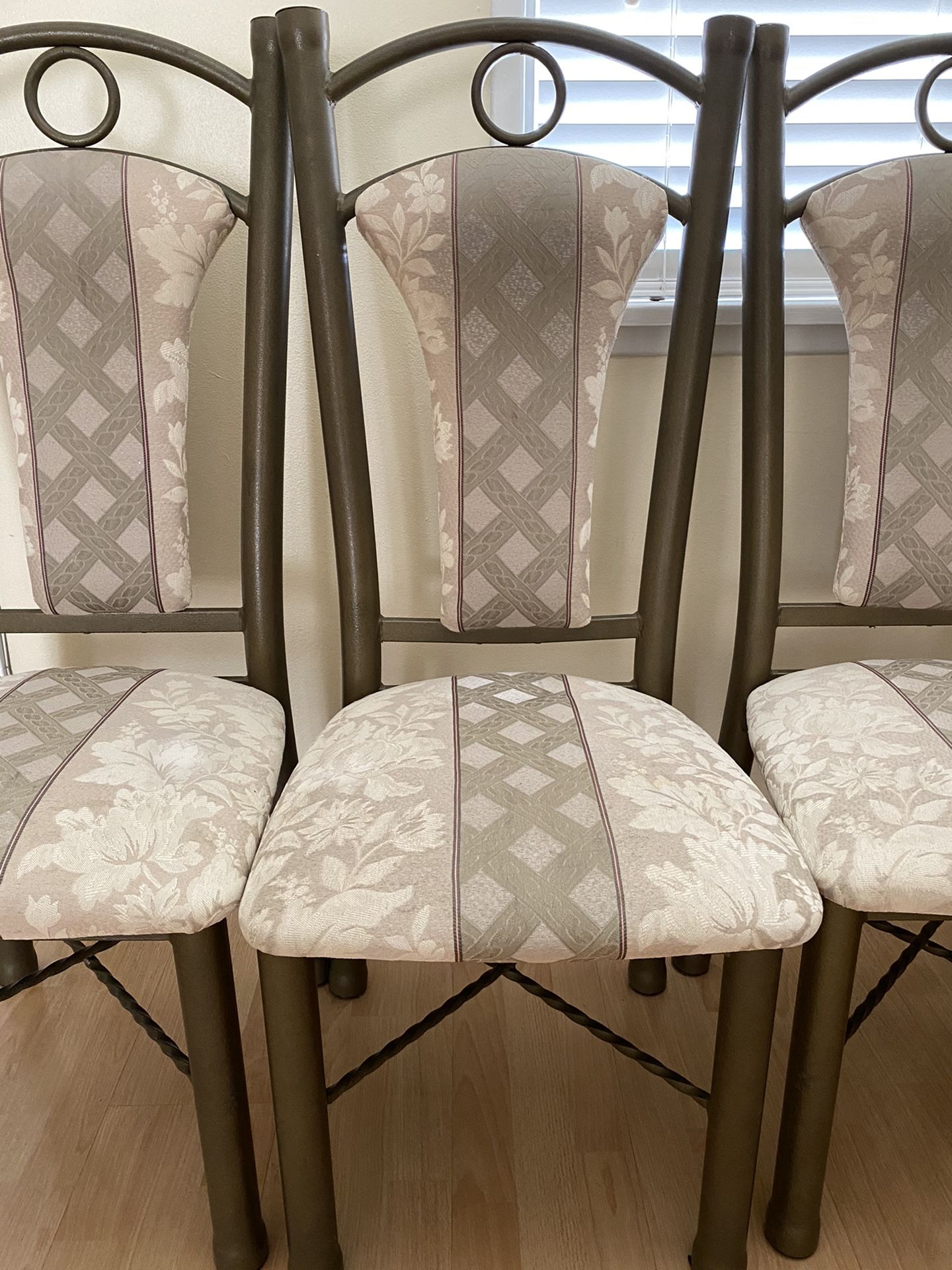 Set of 4 chairs