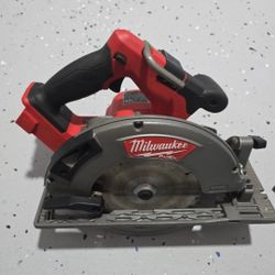 Milwaukee  Fuel 7-1/4 Circular Saw