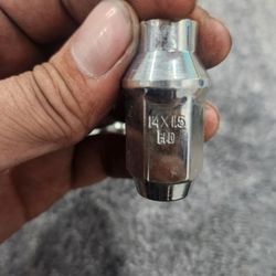 14 X 1.5 Lug Nus
