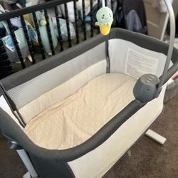 Bassinet With Musical Mobile