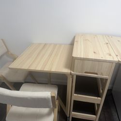 Drop-Leaf Table with 2 Chairs – Like New