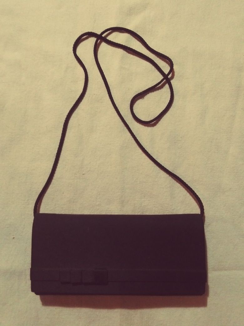 Vintage clutch with shoulder strap