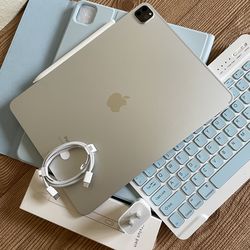 iPad Pro 12.9” (2020 model) 4th Generation 512GB with  keyboard case and pen & Accessories