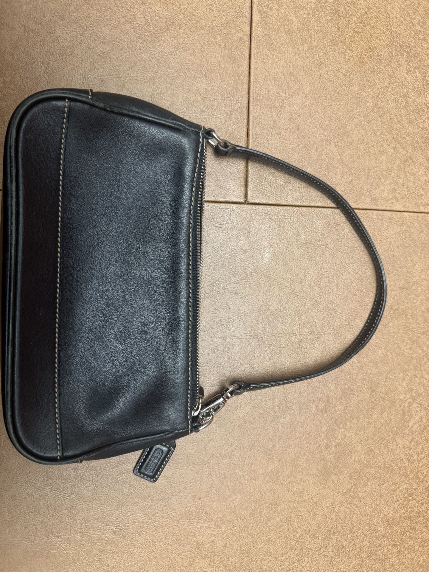 VINTAGE Coach Hampton Black Leather Shoulder Bag (F3S-7785)