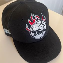 New Era NBA 76ers Fitted Hat (size 7)