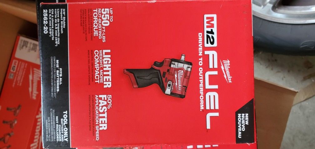 Milwaukee M12 FUEL Stubby