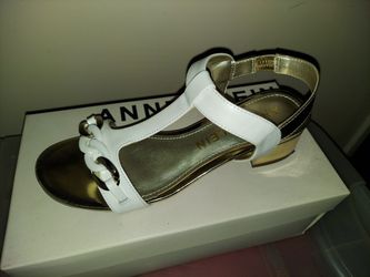 Anne Klein Sandles