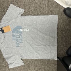 Women’s North Face Tee Shirt 