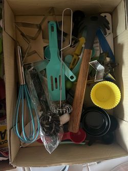Mixed Kitchen Baking Utensils Lot
