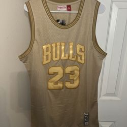 Mitchell & Ness Michael Jordan Bulls jersey in gold & tan, size XL 