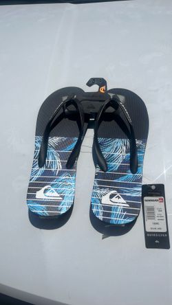 Size 13 men’s Quicksilver flip flops