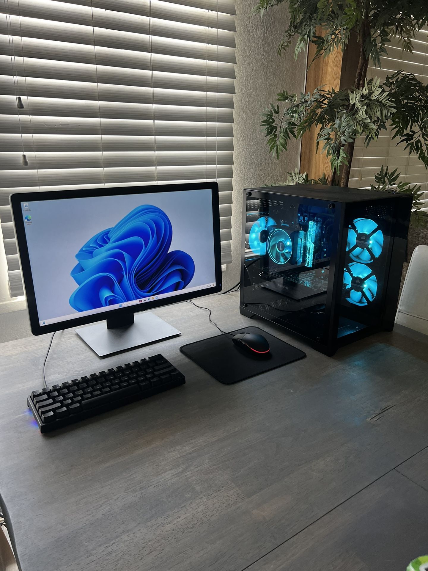 Gaming PC set up: Ryzen 7 2700X, 1070 8gb, 16gb DDR4 ram, 1 tb SSD, Windows 11