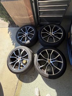 21” OEM Porsche Cayenne Wheels and Tires