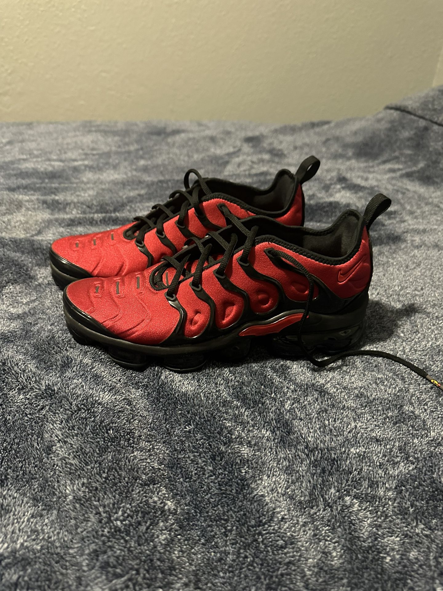 Nike Vapormax Red and Black size 9