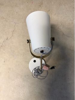 Desk lamp