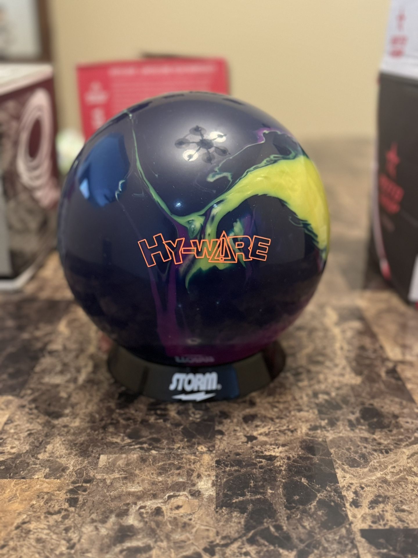Roto Grip Hy-wire Bowling Ball