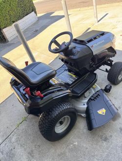 Murray MT100 42 in. 13.5 HP 500cc E1350 Series Briggs and Stratton Engine 6-Speed Manual Gas Riding