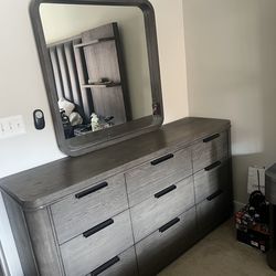 American signature, grey