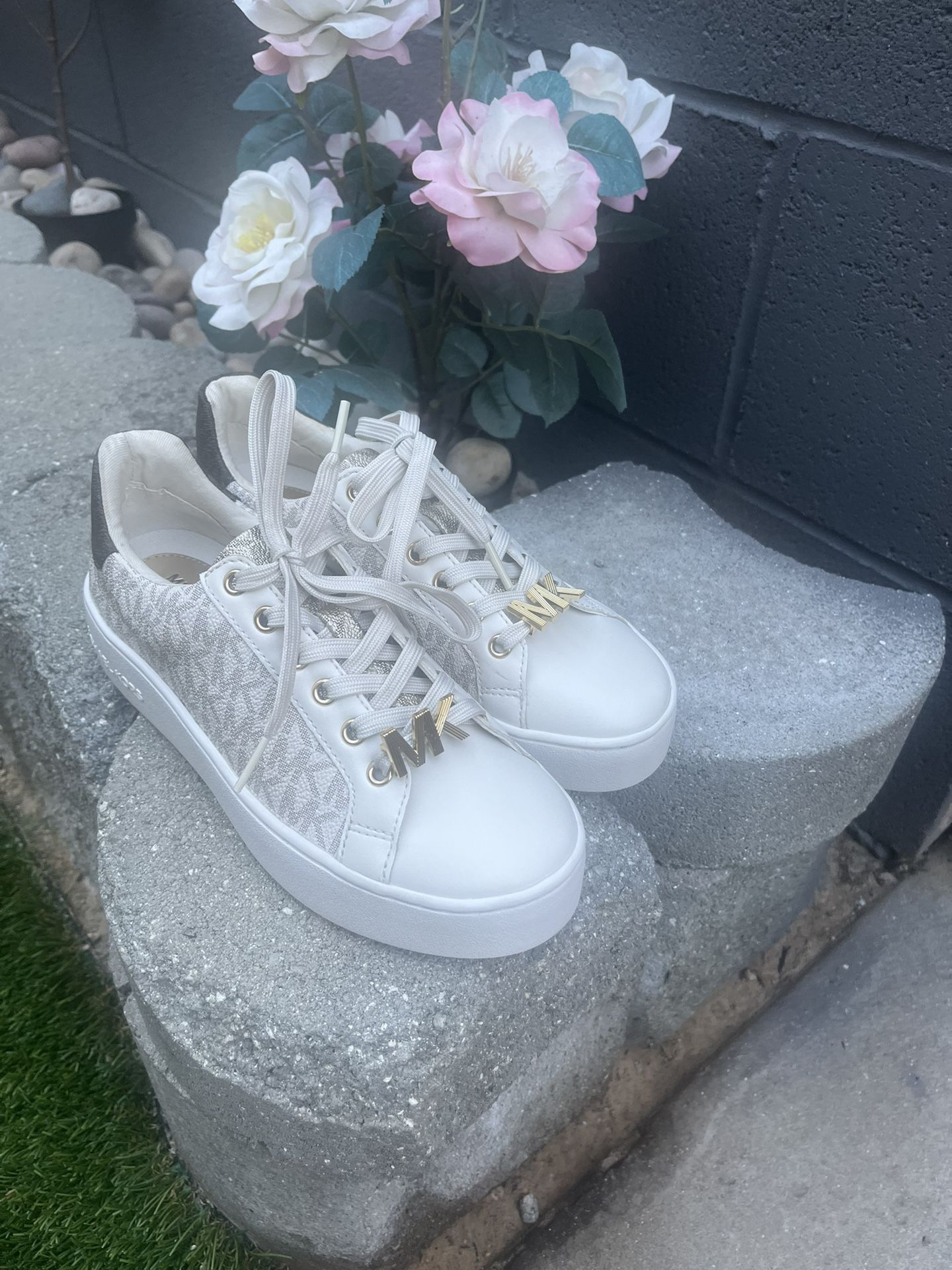 Michael Kors Size 5.5w