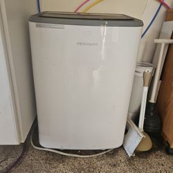 Frigidaire Standing ac Unit