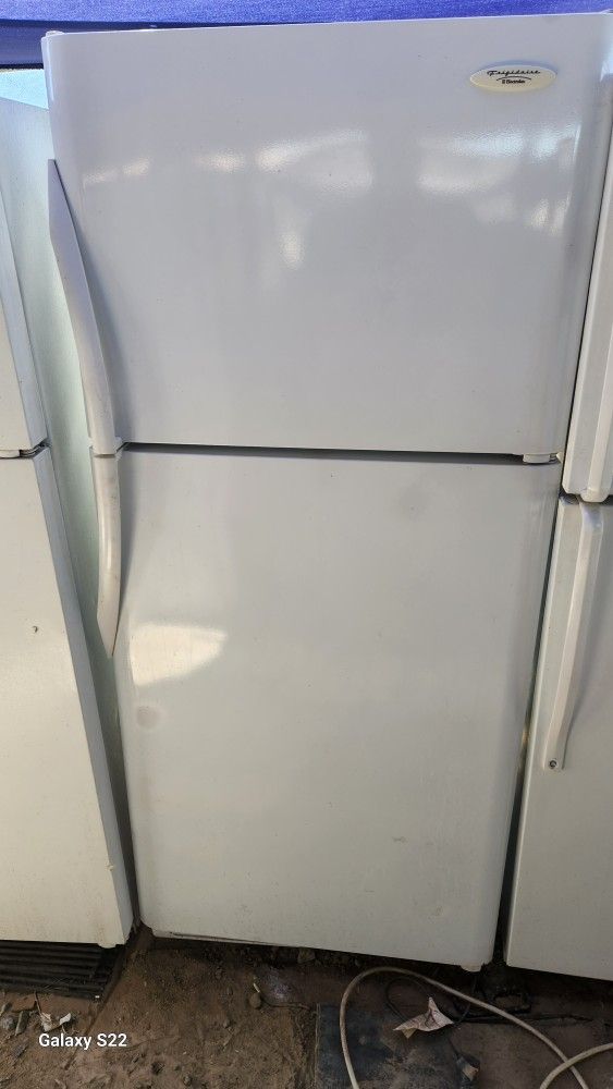 Frigidaire Fridge Apt Size 32 By 68 High 
