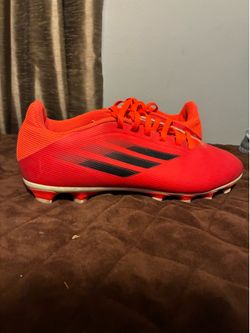 Used Adidas Soccer cleats (size 9.5)