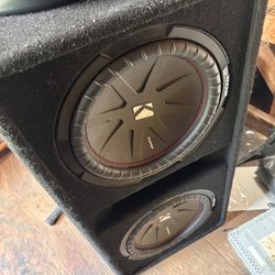 Kicker Comp R 12s With DS18 Amp 
