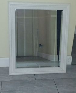 Wall mirror