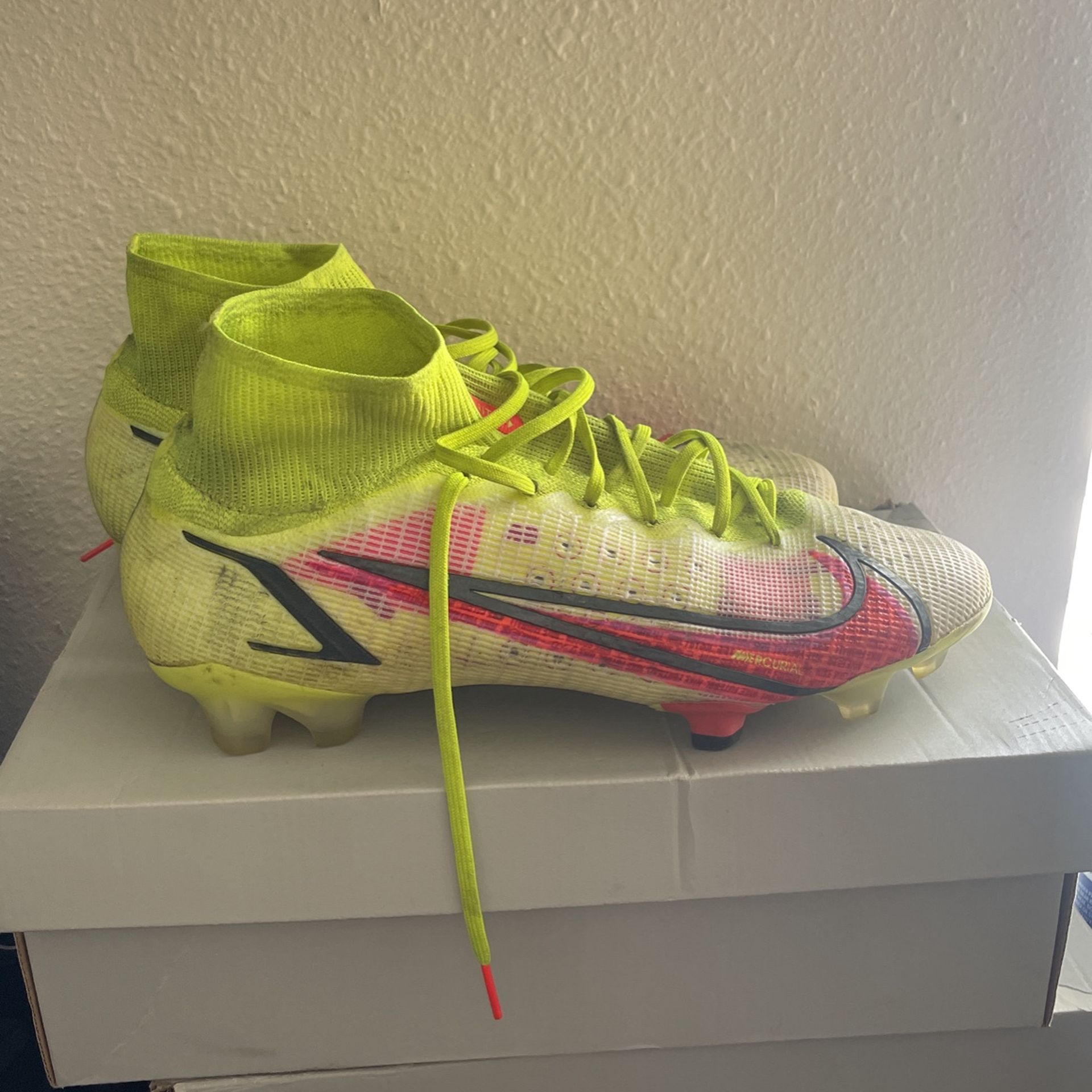 Soccer Cleats Size 10.5