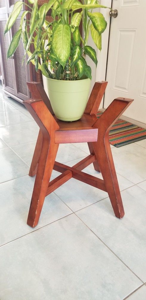 Table Missing Glass Used As Plant Holder