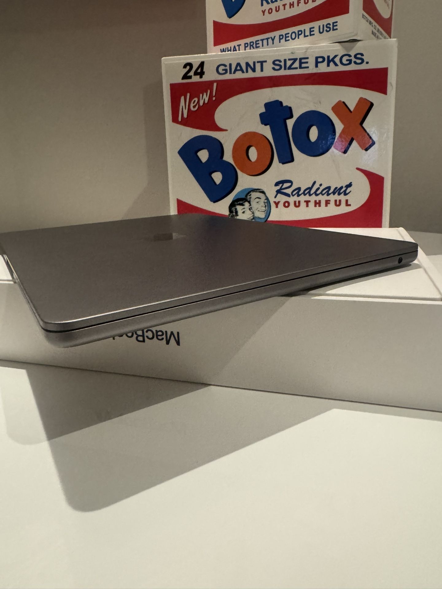 π 2022 MacBook Air M2 β 16GB RAM!!β Excellent Condition (Only 109 Cycles!)