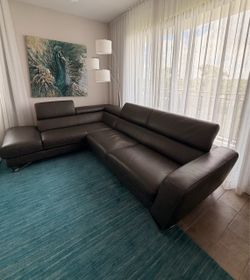 Nicoletti Calia Italian Leather Sectional-excellent condition
