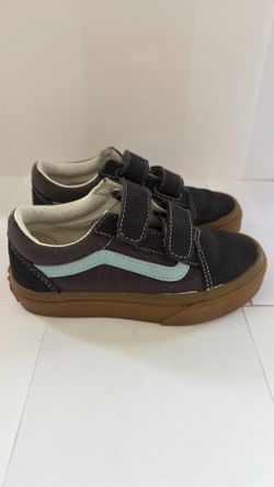 Vans Little Kids Old Skool V Shoe. Size 12