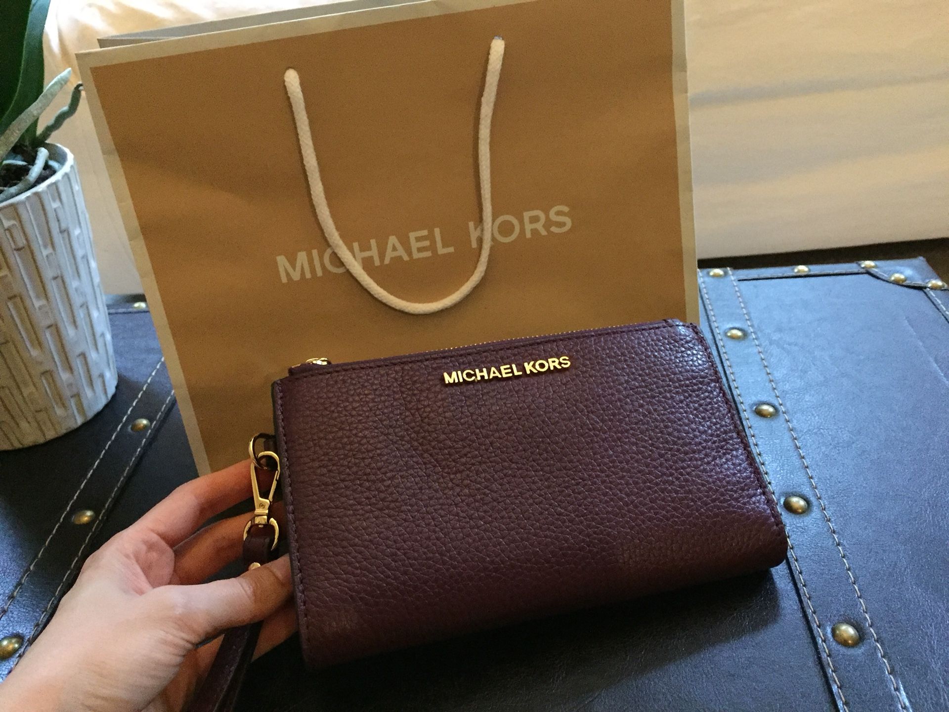 Micheal Kors Wallet/clutch