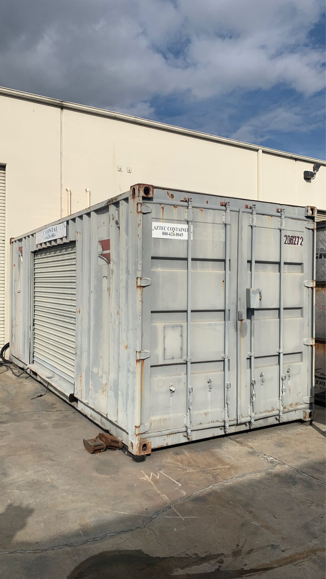 20’ storage container with roll up side door