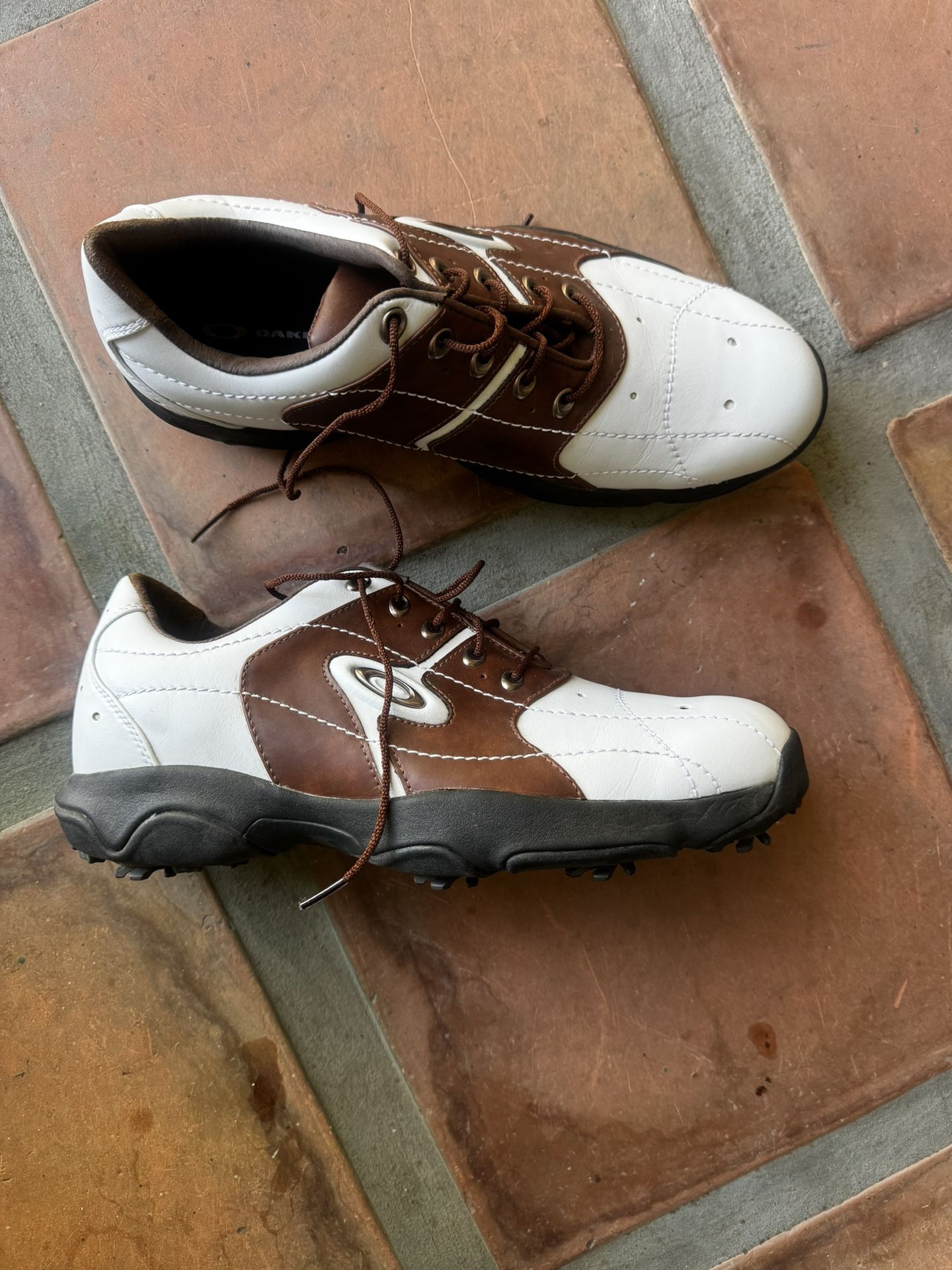 Oakley Golf Shoes Mens Size 9 White Brown Leather Soft Spikes Athletic Sneakers