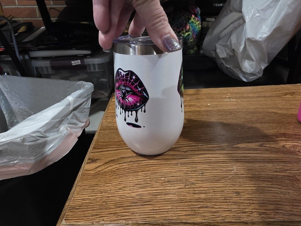 Lips 16oz