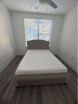 Queen Bed (no mattress)