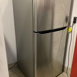 LG 20 cu-ft Stainless Steel Refrigerator 
