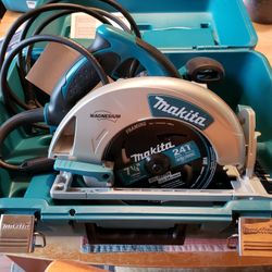 Makita 5007MG Circular Saw