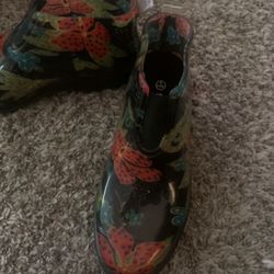 Womens Sloggers Size 9