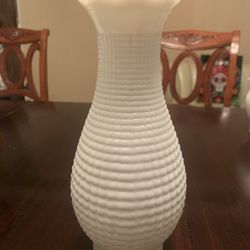 VINTAGE MILK GLASS CORN ROW HOBNAIL HURRICANE CHIMNEY LAMP SHADE