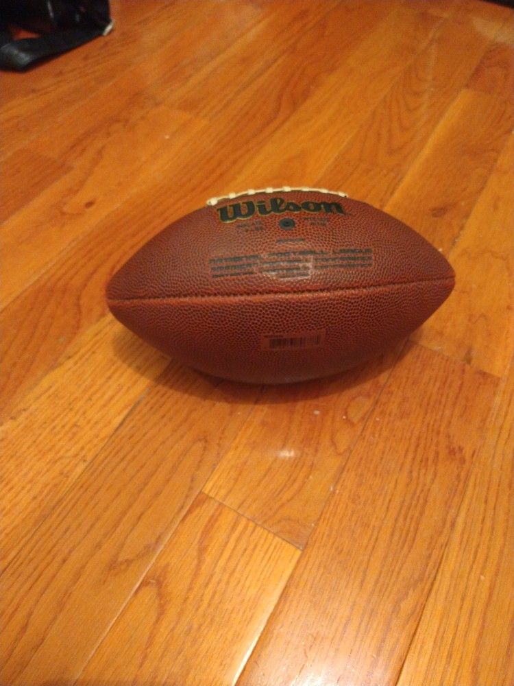 Wilson nfl football Ball for Sale in Miami, FL - OfferUp