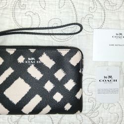 BRAND NEW NEVER USED Coach Wrislet