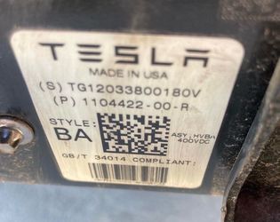 Tesla high-voltage battery assembly (HV battery pack), specifically a component or sub-assembly within the pack. Key Details from the Label: 	•	Style: